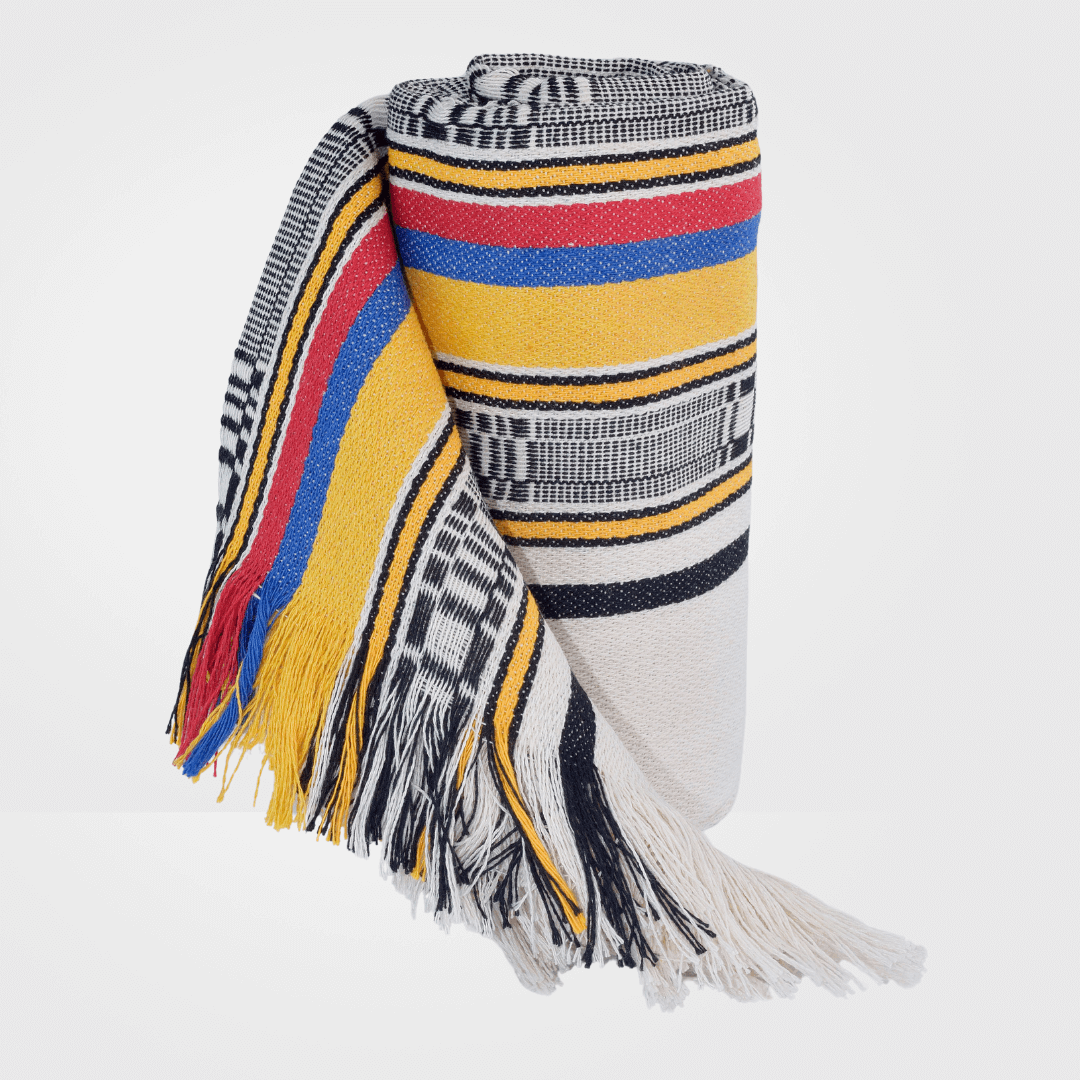 Poncho tricolor guayúu artesanal personalizado Colombia